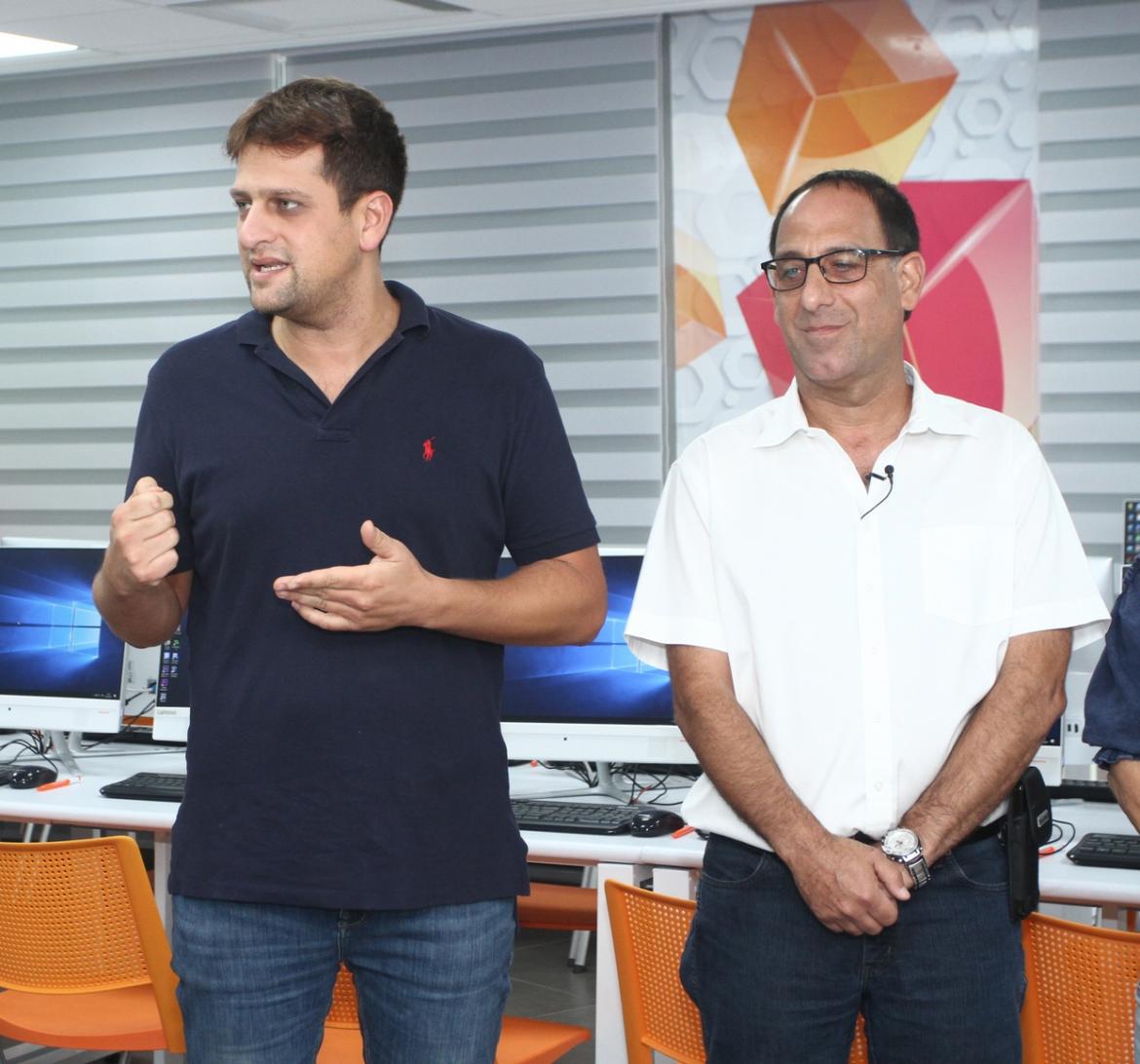 מימין זוהר ויניב