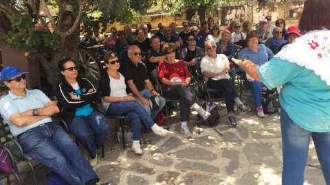 טיולים מזמרים